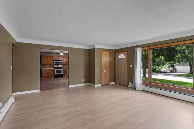 $340,000 | 1200 Summit Avenue, St. Paul Park, MN 55071