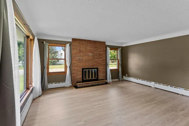 $340,000 | 1200 Summit Avenue, St. Paul Park, MN 55071