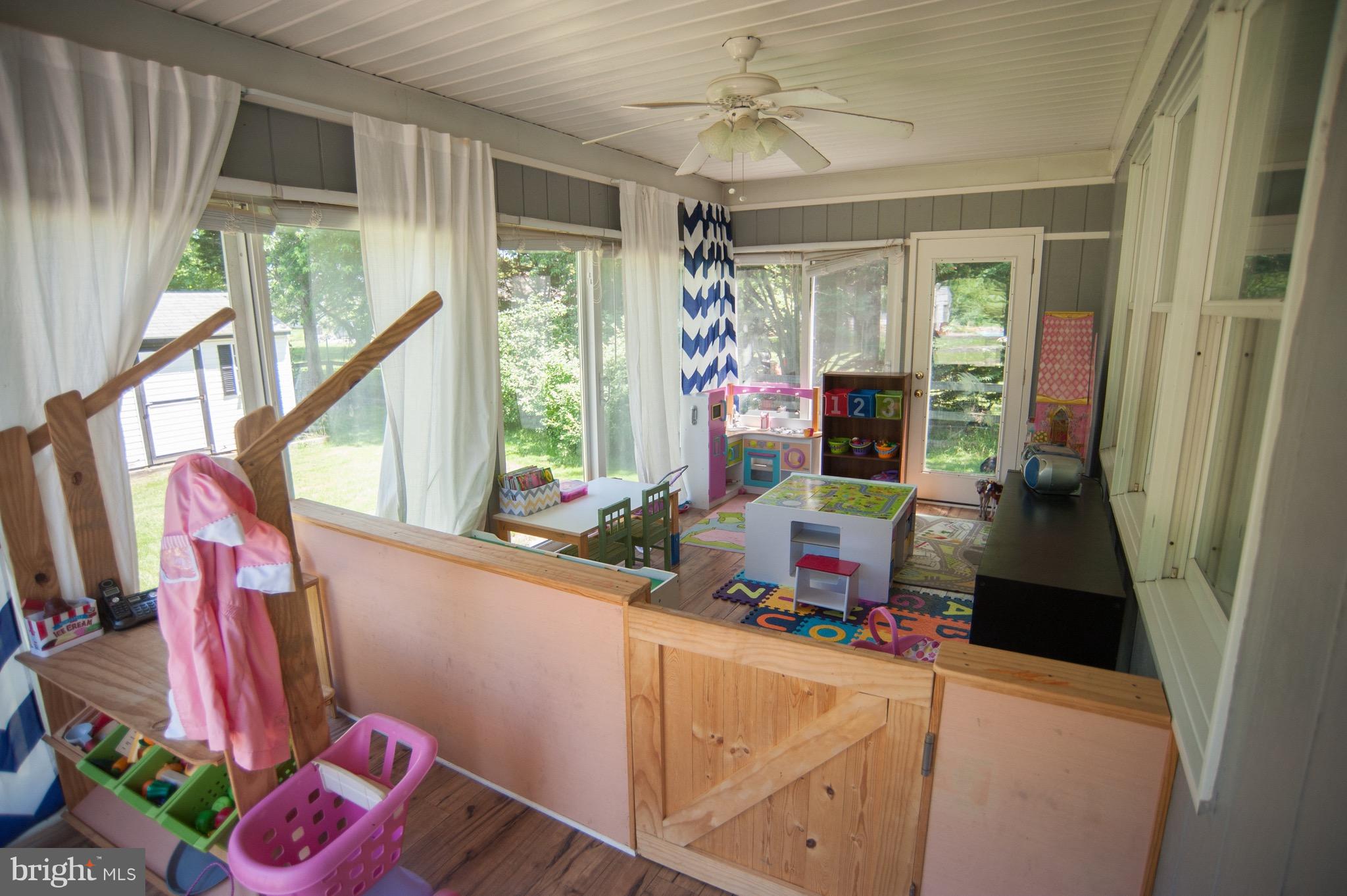 1611 Seward Road Chester, MD 21619 - Photo 20 of 27 Sunroom