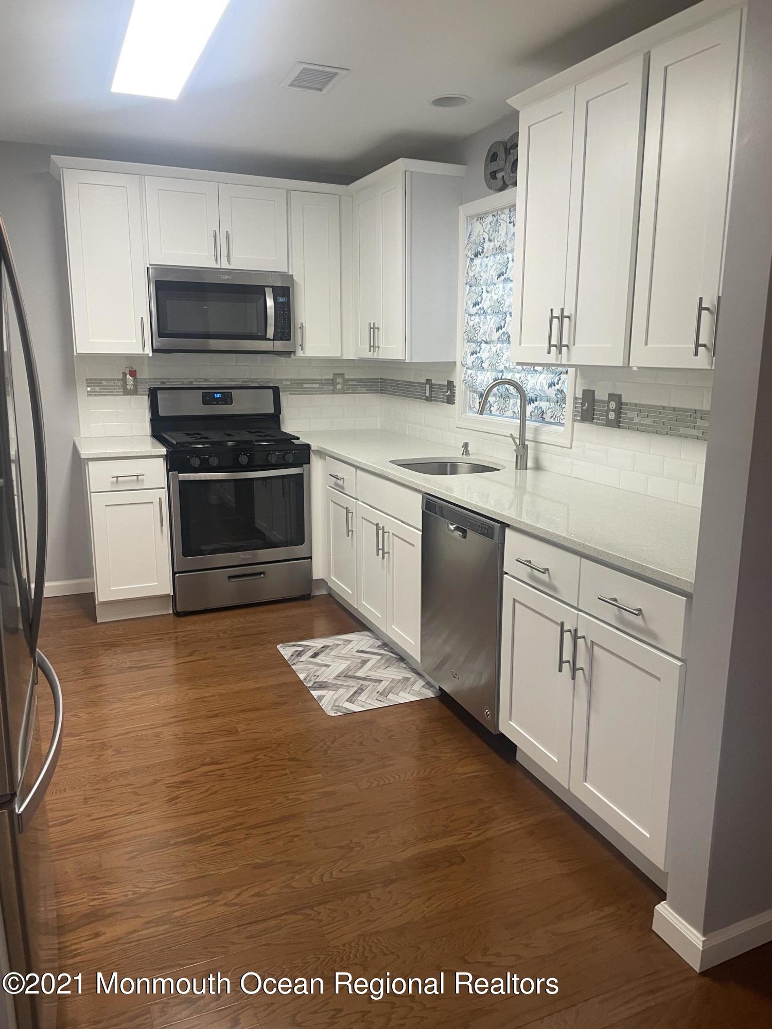 148 Pinewood Road Toms River, NJ 08753 - Photo 15 of 33 Q6J6jaHMQtyMWUKQOKCCgA