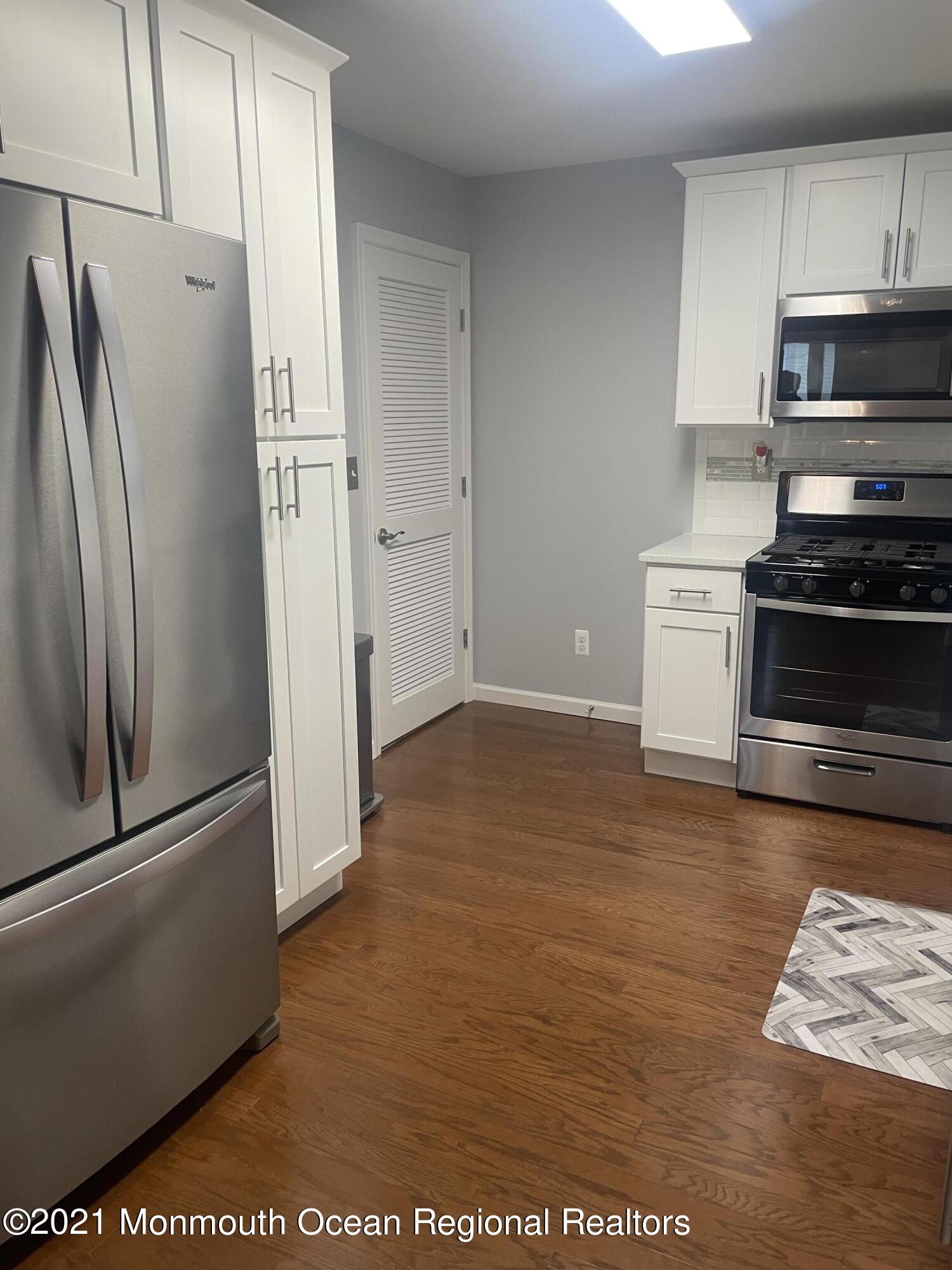 148 Pinewood Road Toms River, NJ 08753 - Photo 16 of 33 B6FgoP3vTJaWq+KepFyt%g