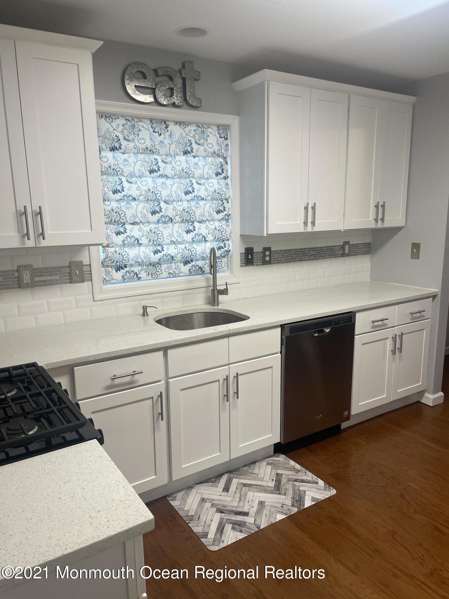 148 Pinewood Road Toms River, NJ 08753 - Photo 19 of 33 ijU9PkXrSQm8QC9tlVPIMA