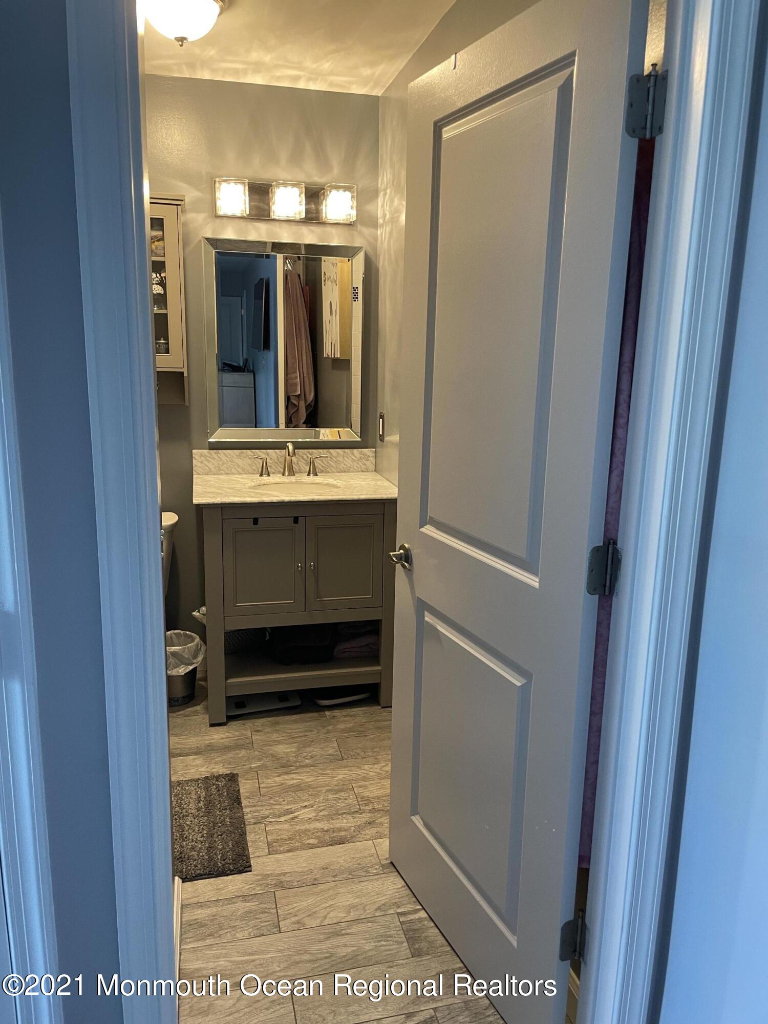 148 Pinewood Road Toms River, NJ 08753 - Photo 25 of 33 INDLcEjXRlqSylCdz2yXwA