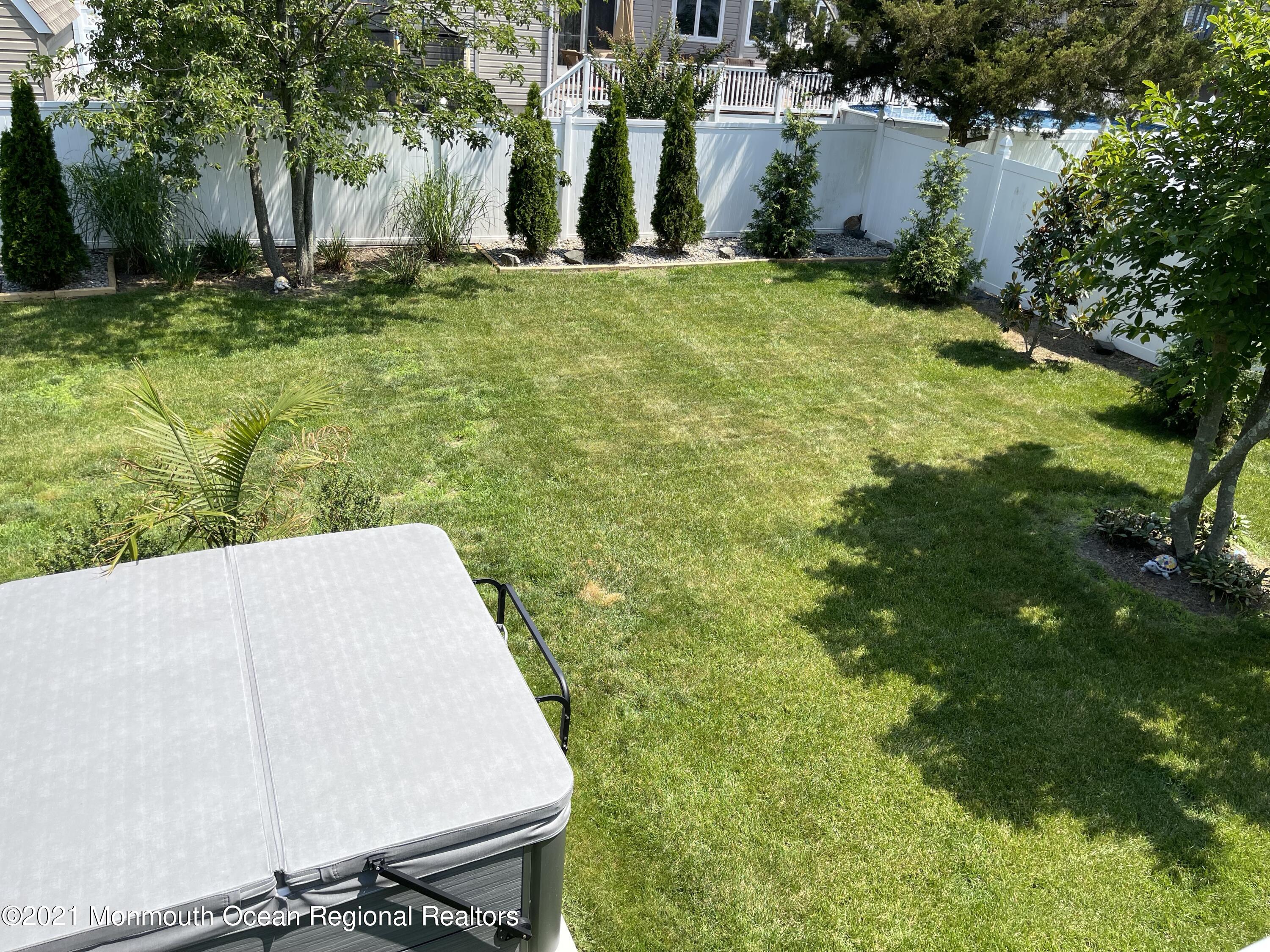 148 Pinewood Road Toms River, NJ 08753 - Photo 5 of 33 PnwFO3ylTny18NU5ALbnlA