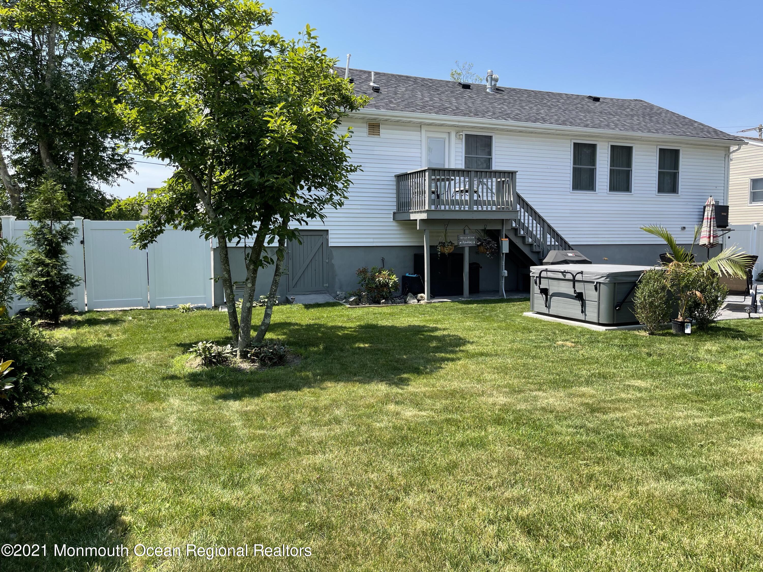 148 Pinewood Road Toms River, NJ 08753 - Photo 8 of 33 7RT6WWz3Rp2QF6RWOp+Ykw