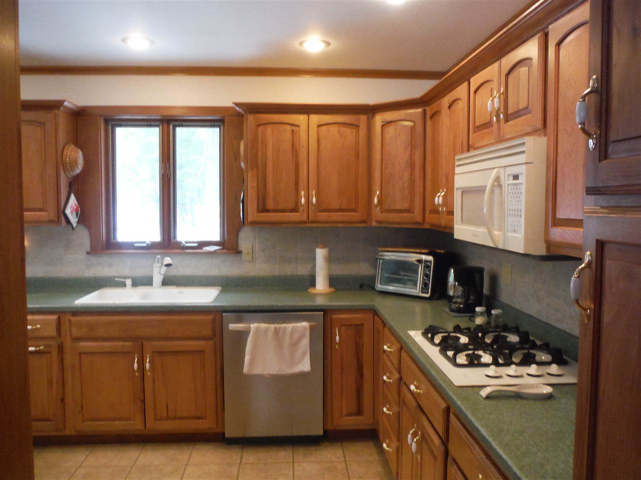 184 Amanda Drive Rutland Town, VT 05701 - Photo 4 of 31 Gallery Image 4
