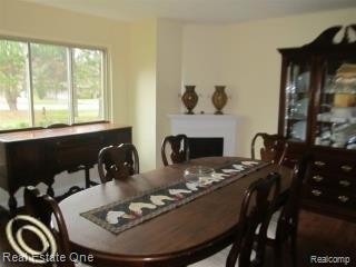 36255 Hardenburg Road Farmington, MI 48331 - Photo 4 of 18 Living Room.jpg