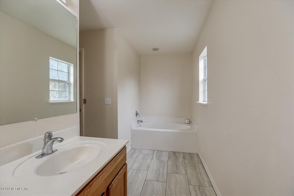 12452 Hickory Forest Road Jacksonville, FL 32226 - Photo 13 of 23 Master Bathroom