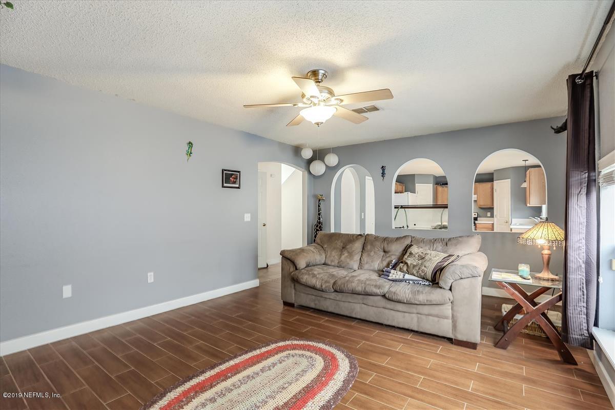 12452 Hickory Forest Road Jacksonville, FL 32226 - Photo 9 of 23 Family Room