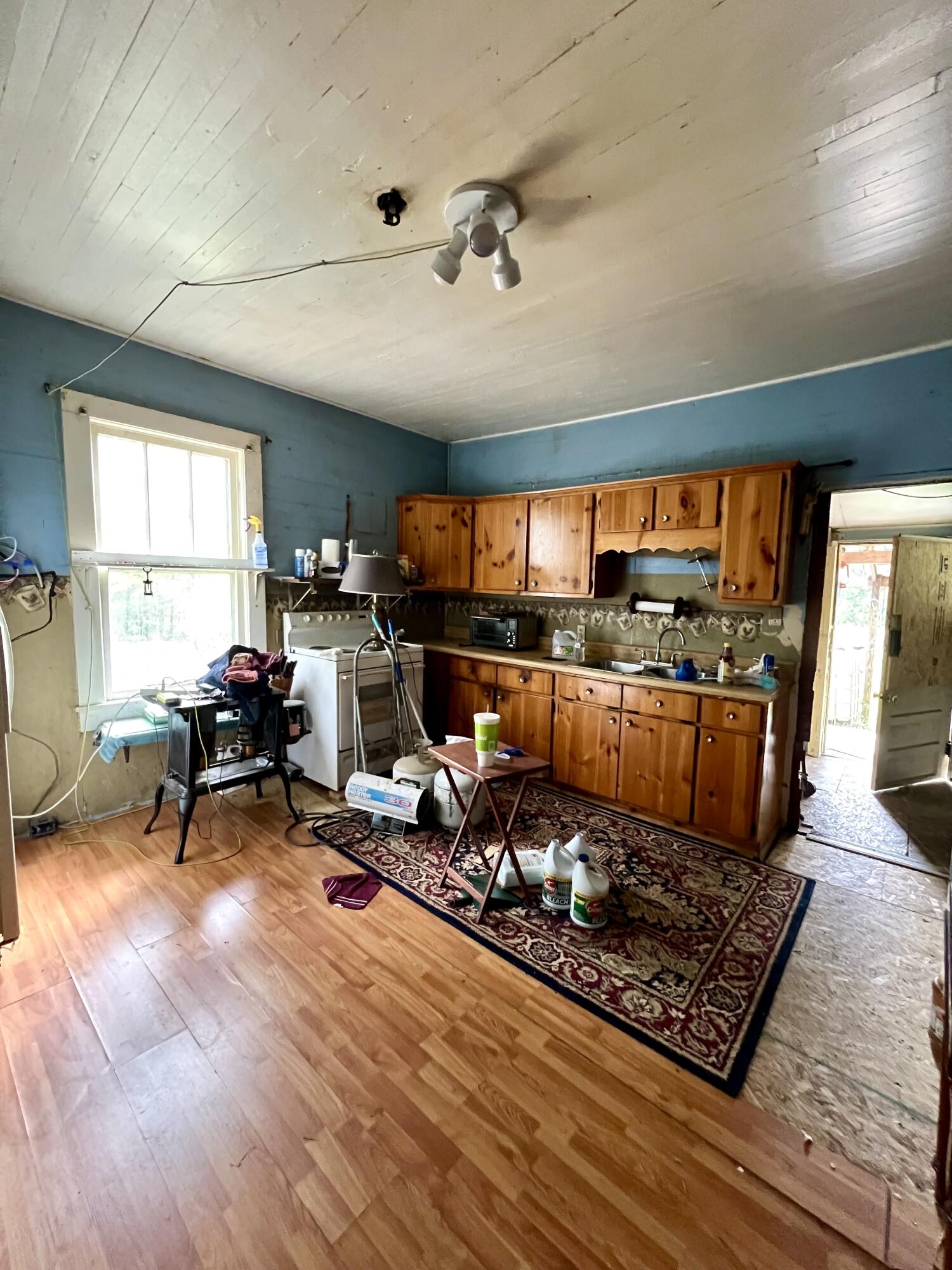 407 North Jenkins Road Rossville, GA 30741 - Photo 4 of 19 Eat-in kitchen