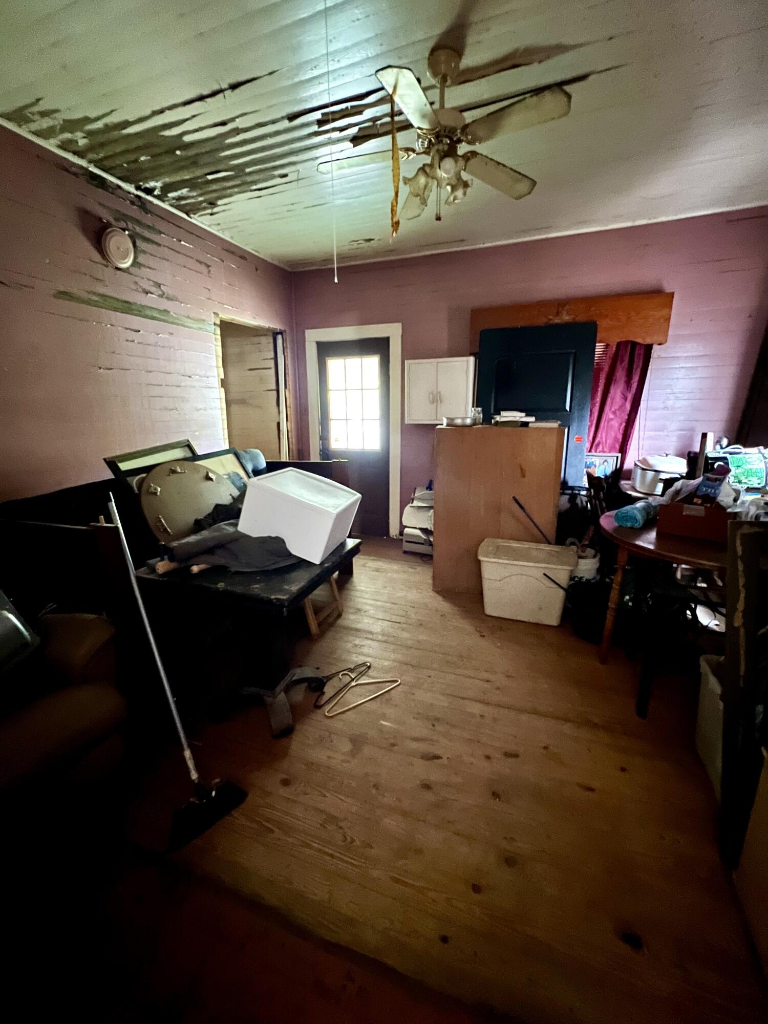 407 North Jenkins Road Rossville, GA 30741 - Photo 10 of 19 Living room