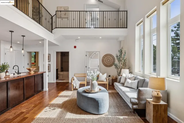 $995,000 | 6300 Shattuck Avenue, Unit 1, Oakland, CA 94609