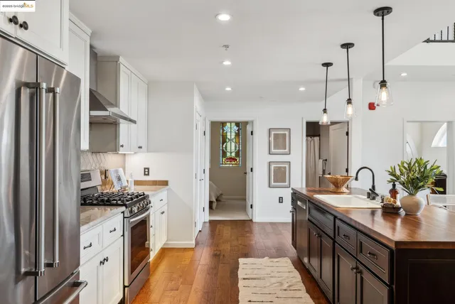 $995,000 | 6300 Shattuck Avenue, Unit 1, Oakland, CA 94609