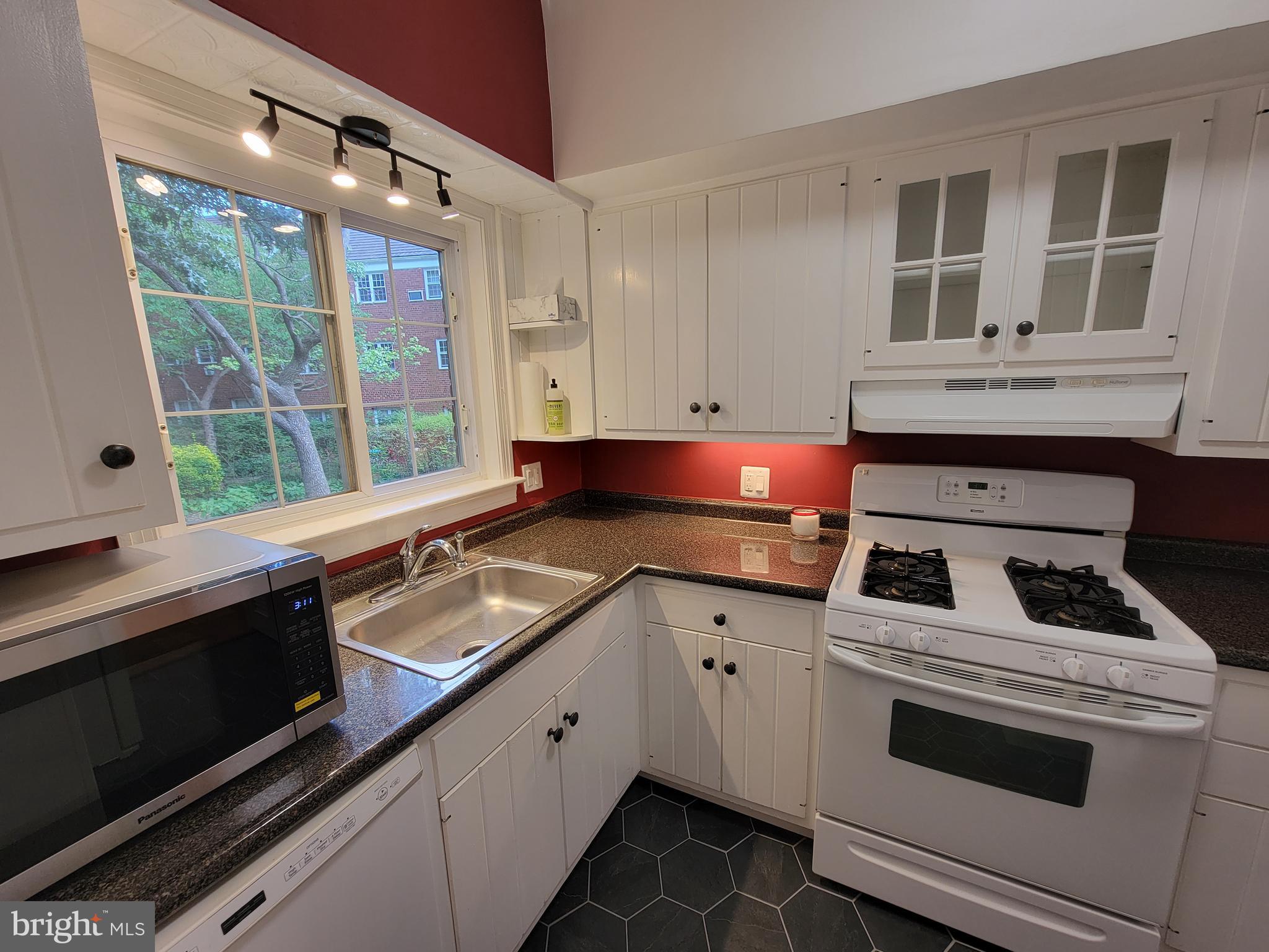3472 Gunston Road, Unit 723 Alexandria, VA 22302 - Photo 8 of 33