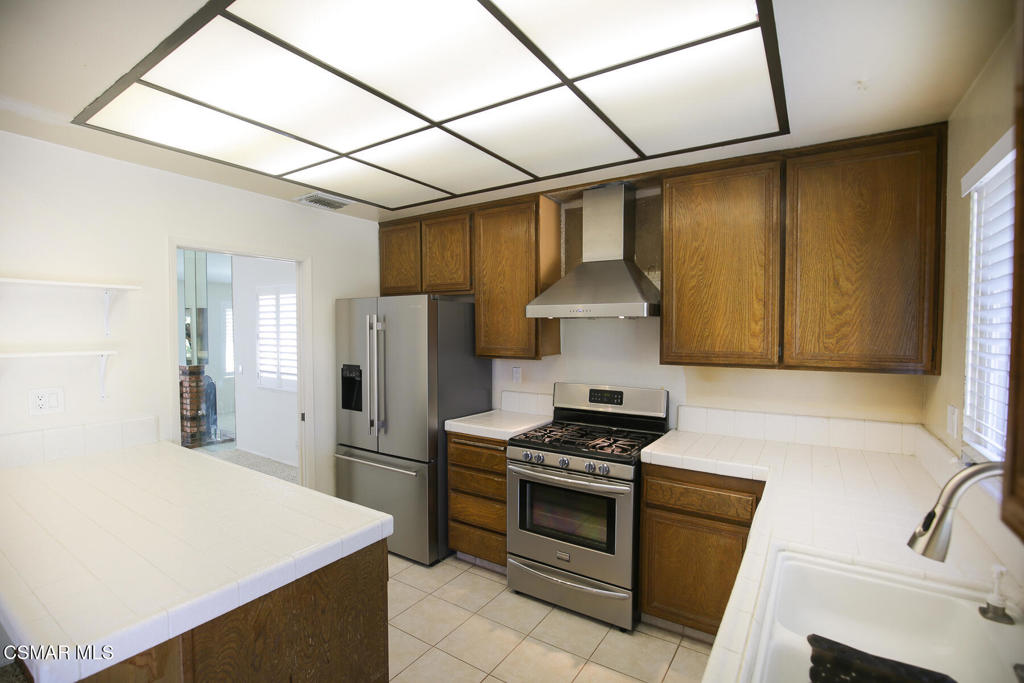 458 Mark Drive Simi Valley, CA 93065 - Photo 14 of 36