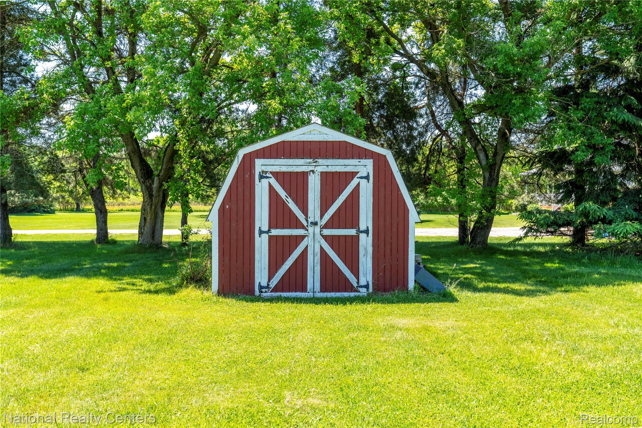 7191 North Nicholson Road Fowlerville, MI 48836 - Photo 19 of 21 DSC04028-HDR.jpg