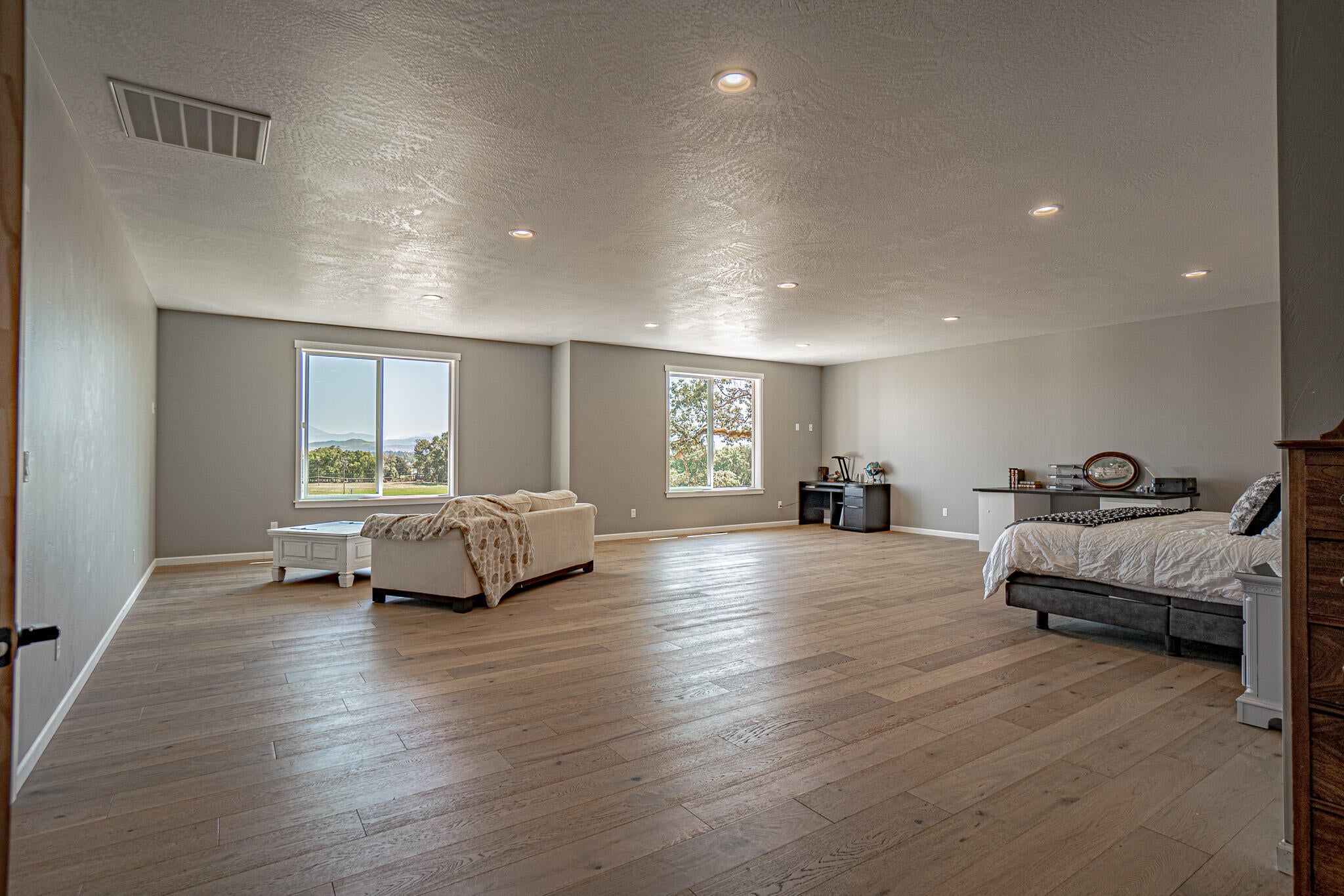 3808 Willow Springs Road Central Point, OR 97502 - Photo 13 of 27 DSC06552-HDR