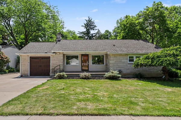 $224,900 | 521 North Drive West, Marshall, MI 49068