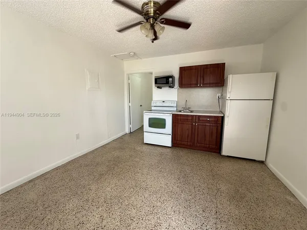 $1,350 | 59 West 26th Street, Unit 6, Hialeah, FL 33010