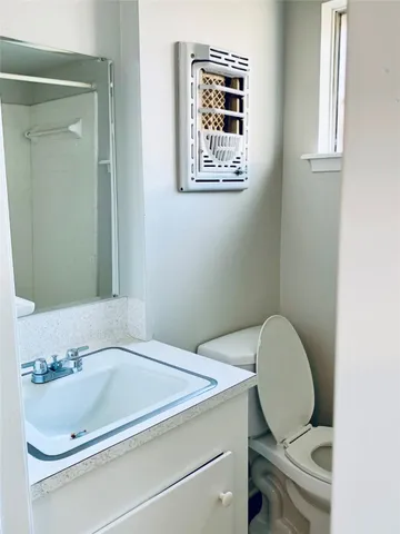 $1,450 | 225 Crest Hill Drive, Conroe, TX 77301