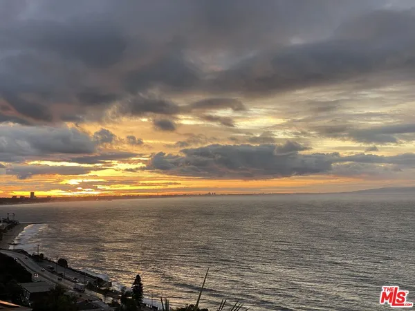 $6,500 | 18139 Coastline Drive, Unit 3, Malibu, CA 90265