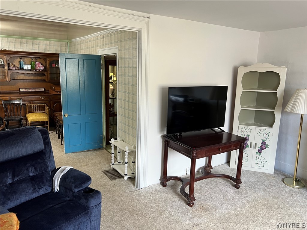 7259 Main Street Pike, NY 14066 - Photo 15 of 48