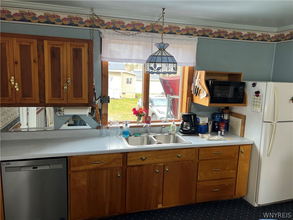 7259 Main Street Pike, NY 14066 - Photo 18 of 48