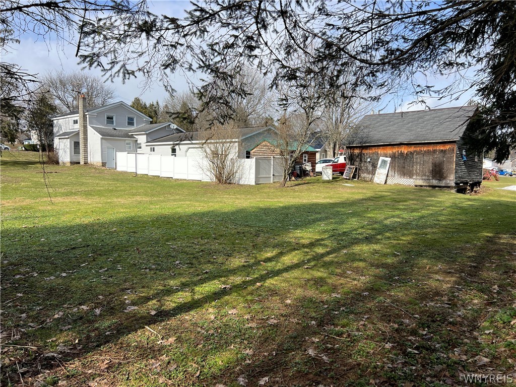7259 Main Street Pike, NY 14066 - Photo 9 of 48