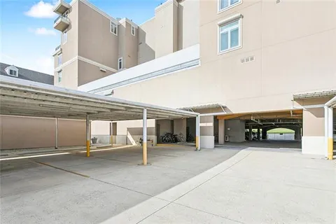 $735,000 | 400 Metairie-Hammond Highway, Unit 5E, Metairie, LA 70005