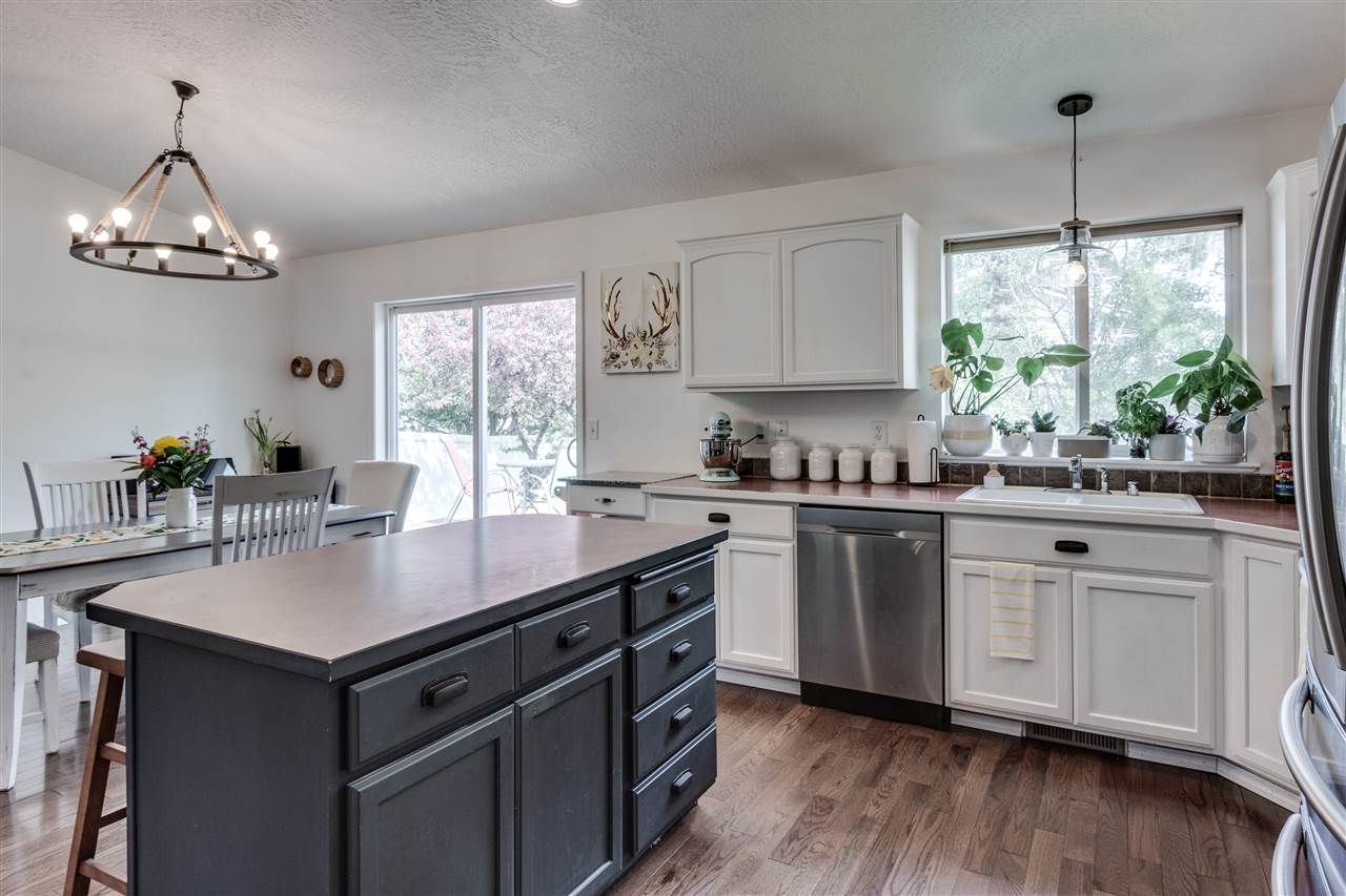 10006 West Richland Road Cheney, WA 99004 - Photo 7 of 20