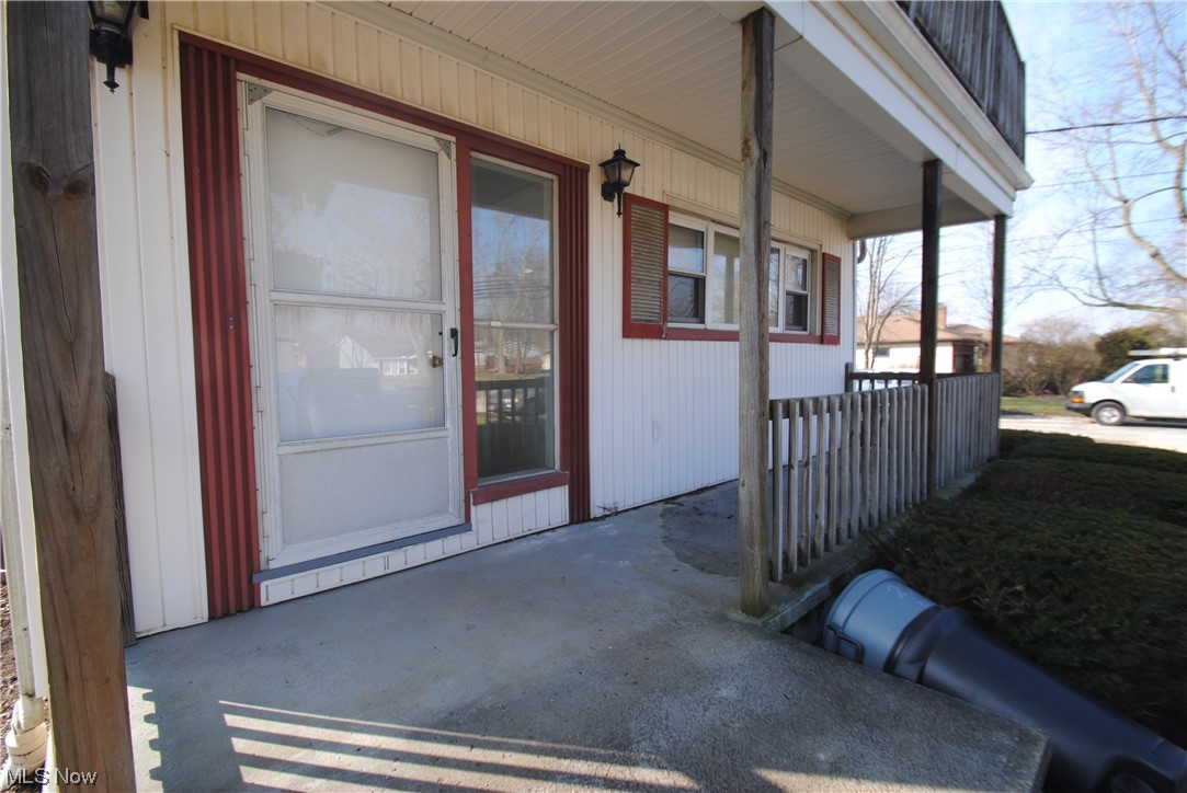 22449 Sprague Road Strongsville, OH 44149 - Photo 13 of 32 Up Unit Front Porch