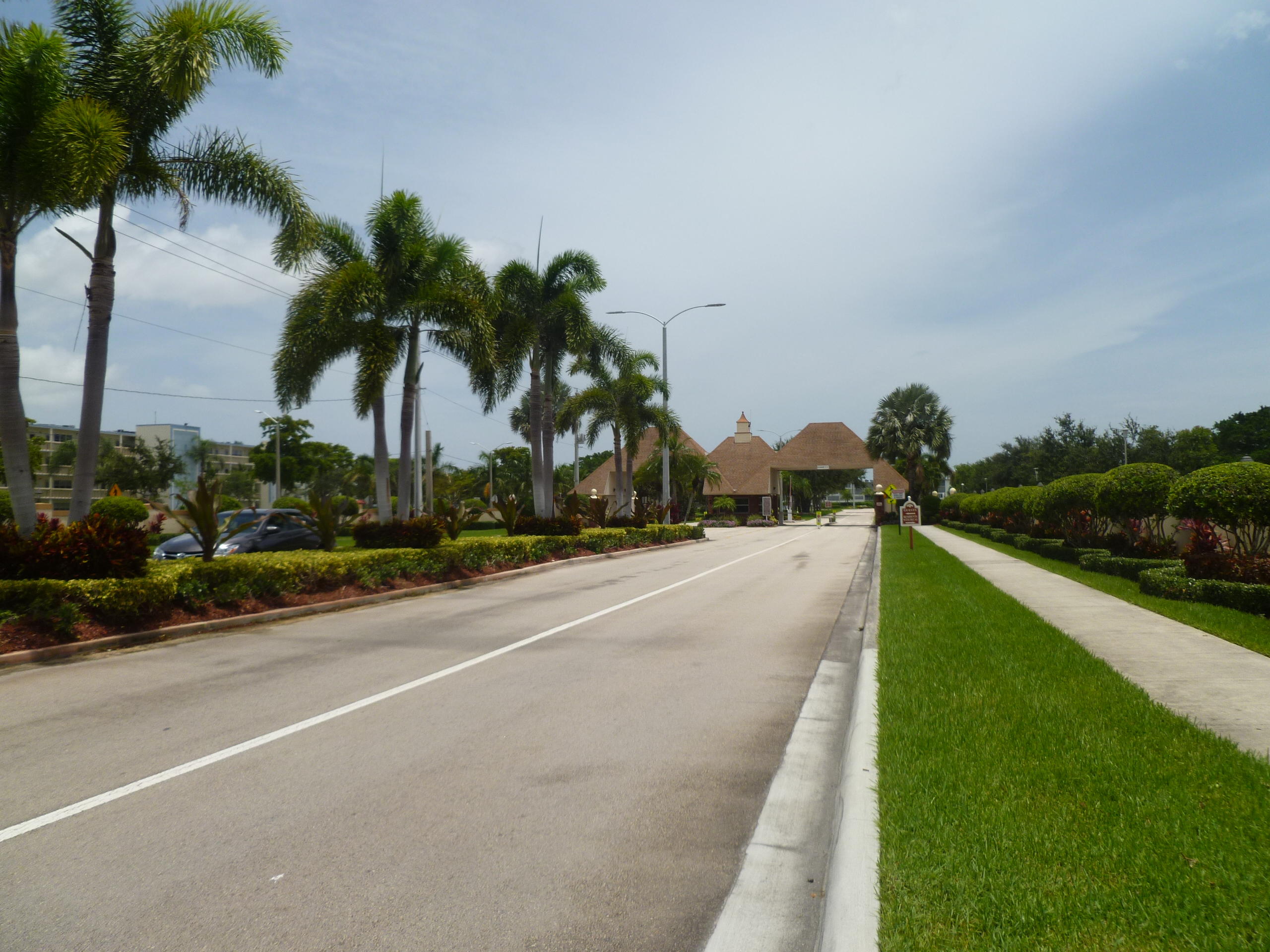 1015 Lincoln A Boca Raton, FL 33434 - Photo 2 of 23 Gated Entrance