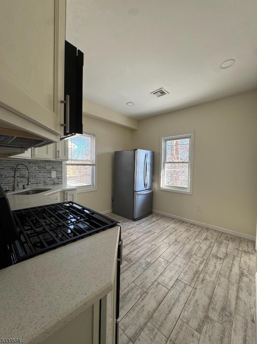 329 Orange Road Montclair, NJ 07042 - Photo 6 of 17