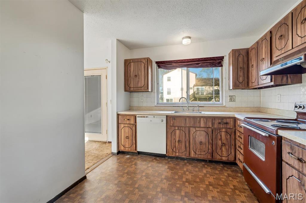 2536 Wellesley High Ridge, MO 63049 - Photo 15 of 21