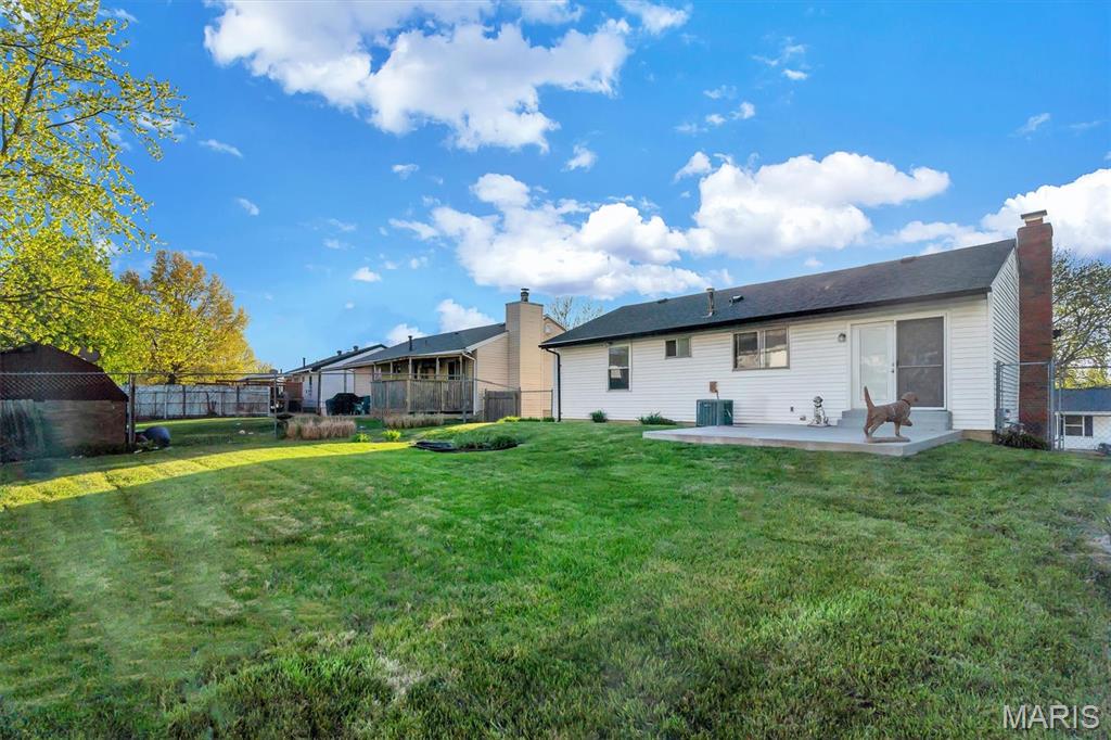 2536 Wellesley High Ridge, MO 63049 - Photo 6 of 21