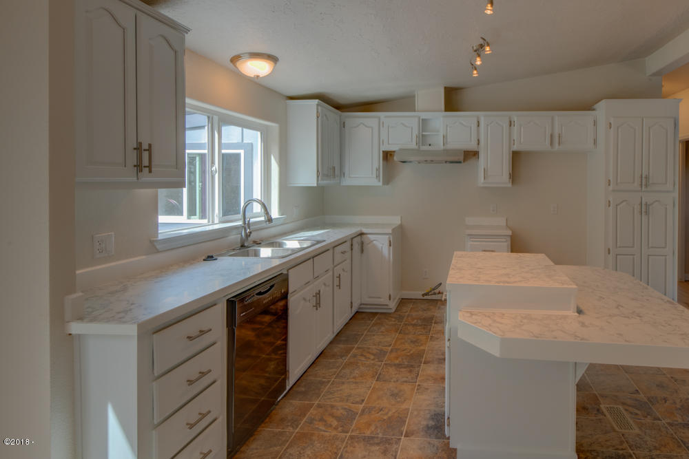 860 Northeast Wagon Road Toledo, OR 97391 - Photo 10 of 24 Kitchen.