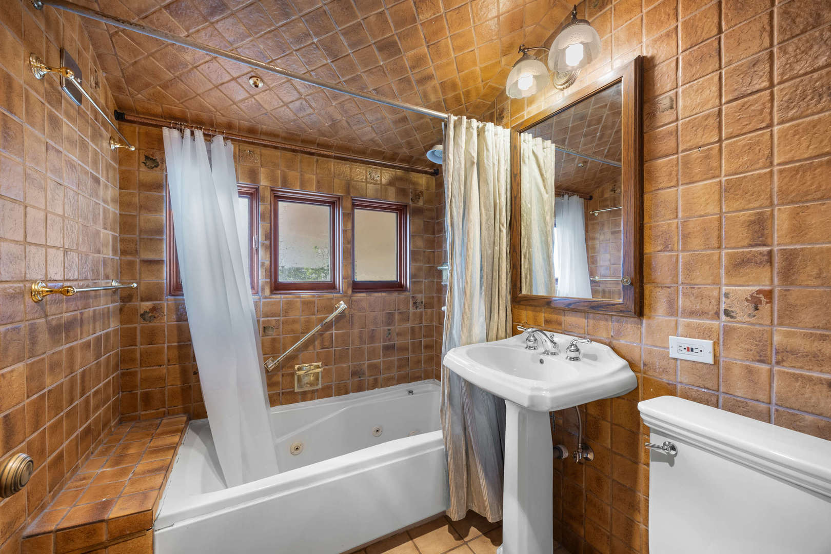 260 Maplewood Road Riverside, IL 60546 - Photo 39 of 48 a bathroom with a sink a toilet and shower