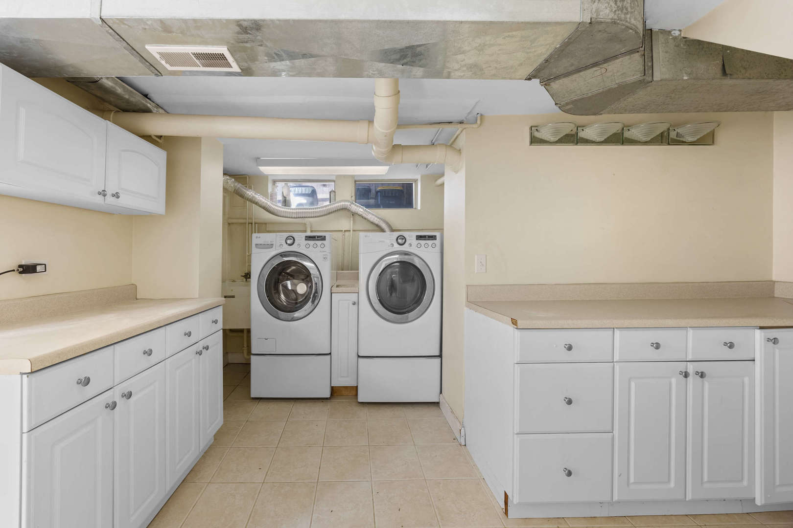 260 Maplewood Road Riverside, IL 60546 - Photo 41 of 48 a utility room with dryer and washer
