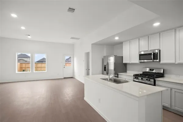 $2,350 | 20043 Venetian Waters Drive, Hockley, TX 77447