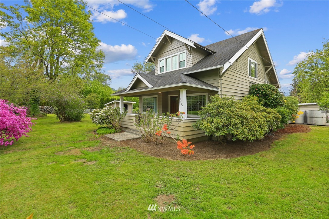 4440 Preston-Fall City Road Southeast Fall City, WA 98024 - Photo 2 of 38 a front view of a house with garden