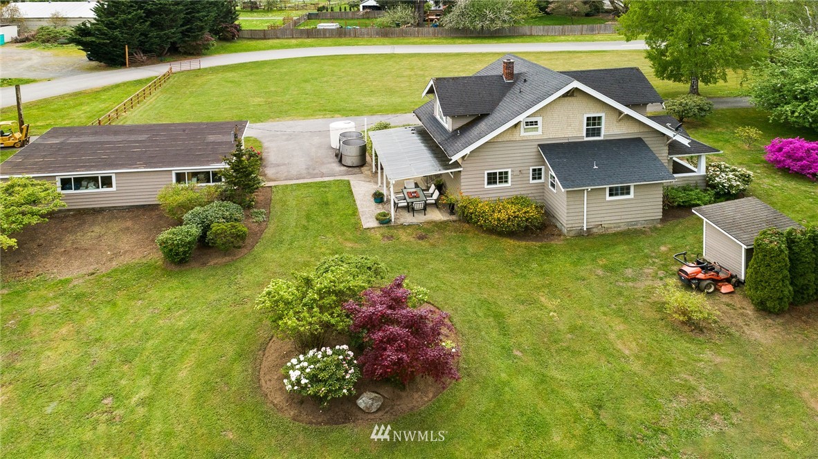 4440 Preston-Fall City Road Southeast Fall City, WA 98024 - Photo 26 of 38 an aerial view of a house with a garden