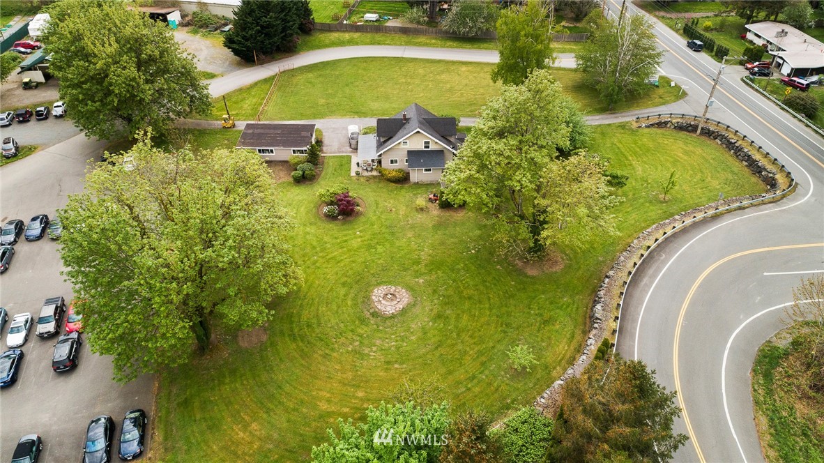 4440 Preston-Fall City Road Southeast Fall City, WA 98024 - Photo 34 of 38 an aerial view of a house with swimming pool and outdoor space