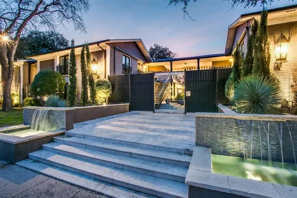 $280,000 | 10201 Regal Oaks Drive, Unit 204, Dallas, TX 75230