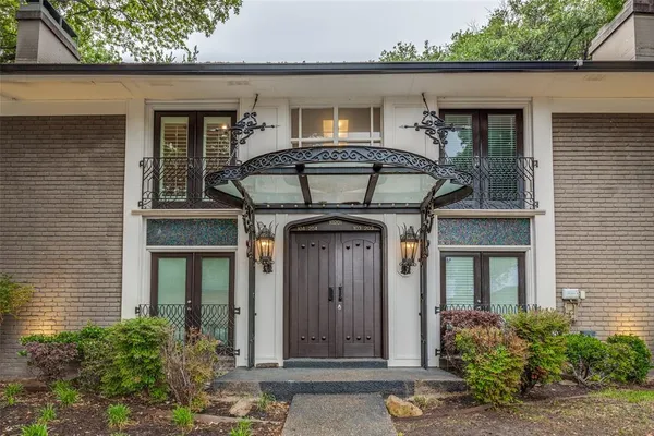 $280,000 | 10201 Regal Oaks Drive, Unit 204, Dallas, TX 75230