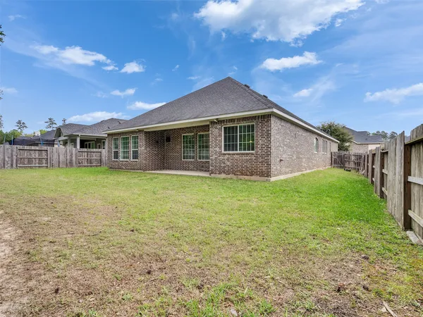 $2,720 | 375 Westlake Terrace, Conroe, TX 77304