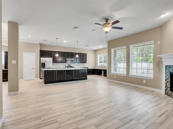 $2,720 | 375 Westlake Terrace, Conroe, TX 77304