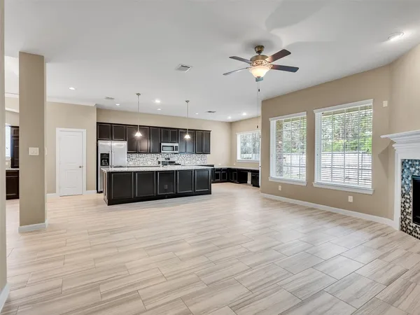 $2,650 | 375 Westlake Terrace, Conroe, TX 77304