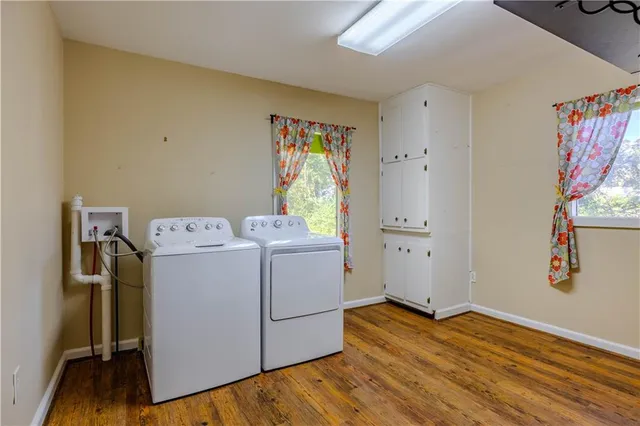 a view of utility room with washer and dryer
