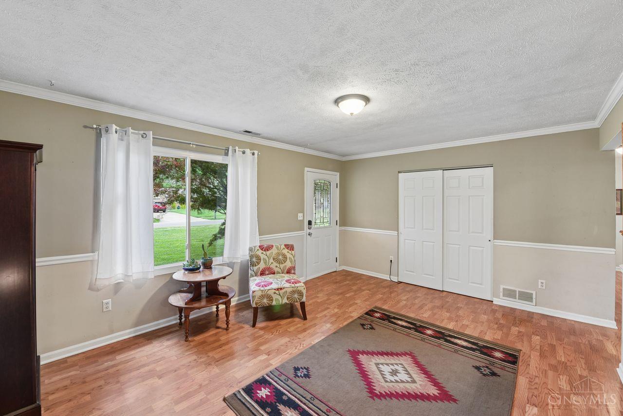 5881 Wade Road Milford, OH 45150 - Photo 4 of 33