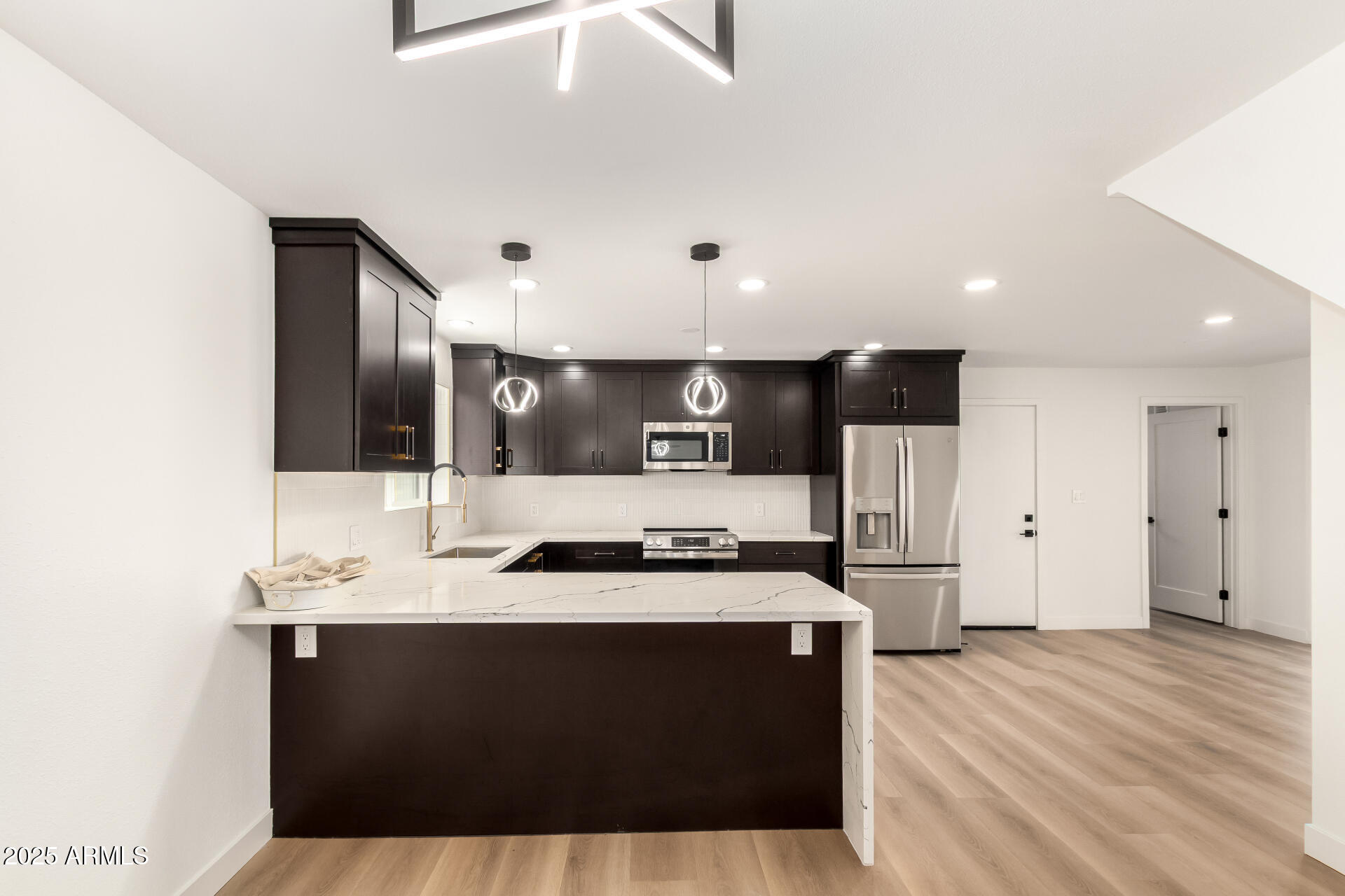 2210 East Everett Drive Phoenix, AZ 85022 - Photo 13 of 43 Kitchen